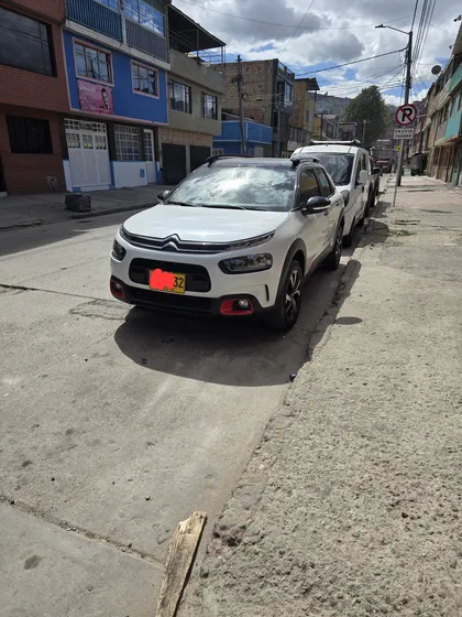 Citroën C4 Cactus 1.6 Shine Turbo Aut
