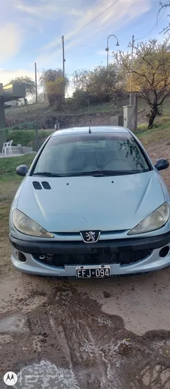 Peugeot 206 1.6 Xr Premium 5 P
