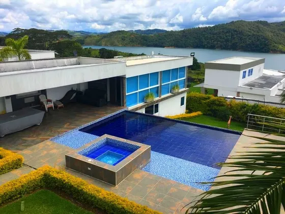 Hermosa Finca Campestre En Calima