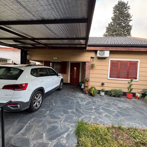 Venta Casa De 3 Ambientes En William Morris 