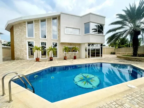 Casa En Las Villas Piscina Privada Zona Exclusiva Moderna
