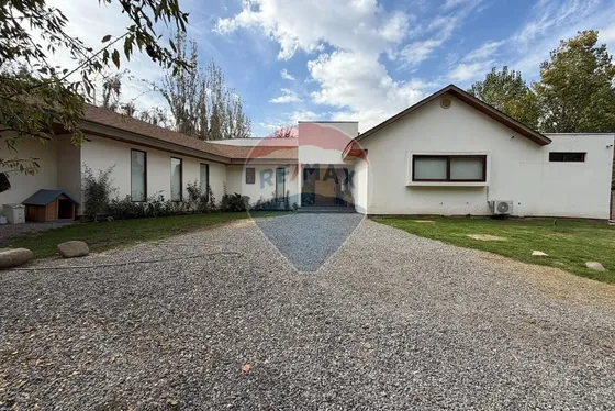 Casa De 320 M2 5 Dorm 4 Baños. Parcela 5000 M2