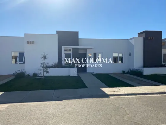 Casa Nueva En Venta - Condominio Altos De Rumie
