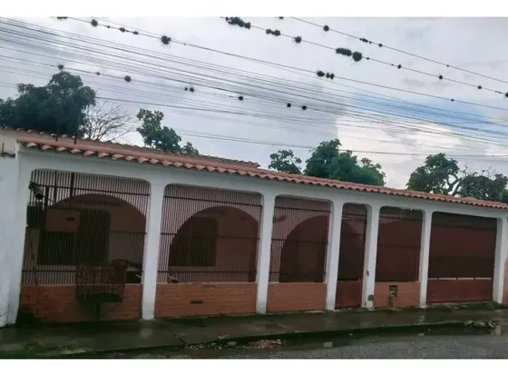 Casa En Venta Urb. Los Pinos. Cabudare Zl 10073280