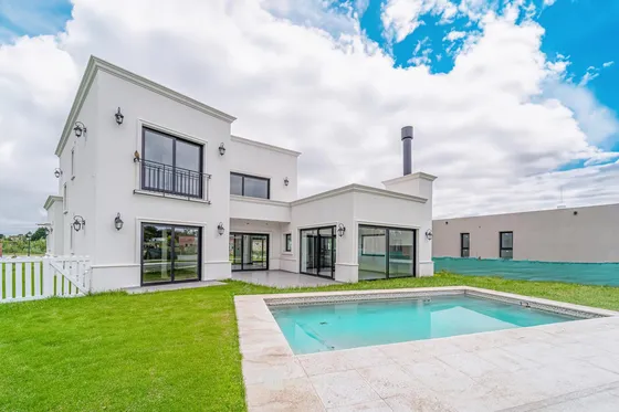 Venta - Casa 5 Ambientes - A Estrenar - Barrio Privado Arenas Chico
