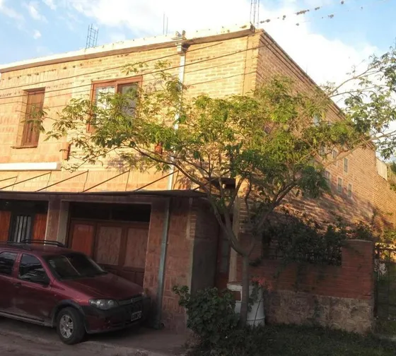 Venta De Casa Con Locales Comerciales En Agua De Oro
