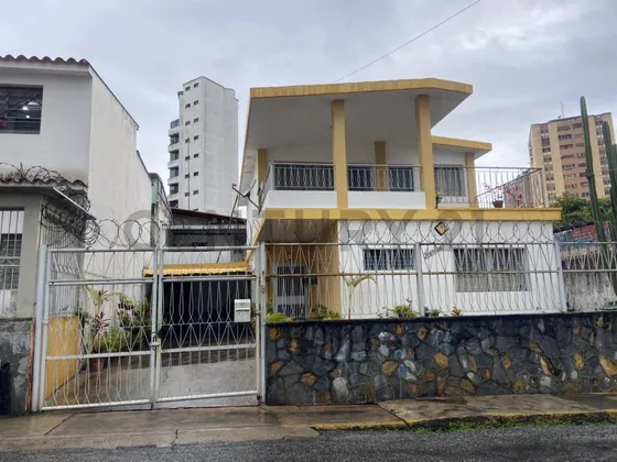 Casa Quinta Venta De 258m2 En Campo Alegre Los Teques