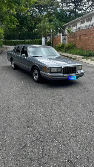 Ford Signature Linconl
