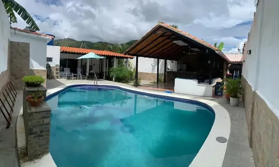 Dh Ofrece En Venta Casa Con Piscina En San Diego, Carabobo, Club Campestre La Cumaca, Solo Clientes.
