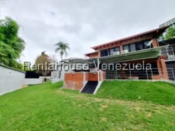 #26-9197 Moderna Y Cómoda Casa Ubicada En La Tahona