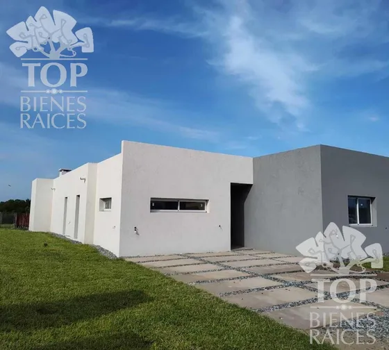 Casa  En Venta En Costa Esmeralda, Costa Atlántica, Buenos Aires