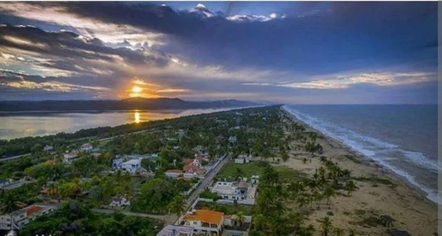 Venta Casa Ideal Para Familia Grande O Posada Boca De Uchire  Orilla De Playa A Dos Horas Y Media De Caracas Y A Una Hora De Barcelona 