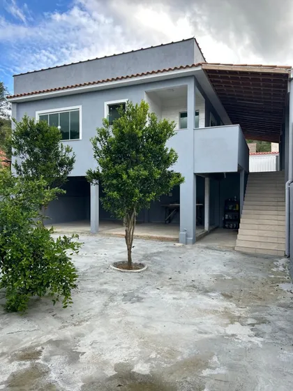 Casa Ampla E Arejada Em São Lourenço Mg