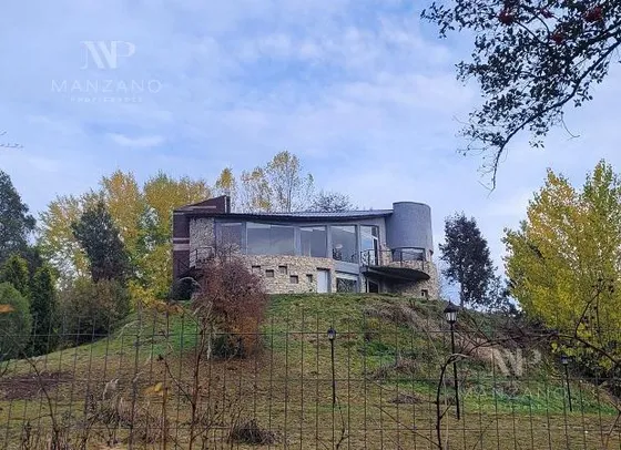 Venta Casa 320 M2 Construídos 3 Dormitorios - Villa La Angostura 