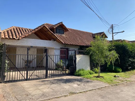 Vendo Casa, Precordillera Peñalolen, Area Verde Consolidada