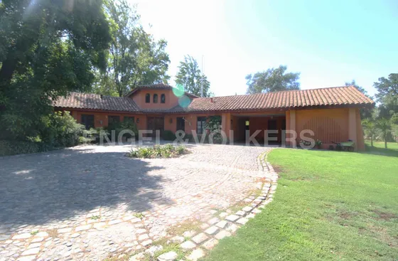 Casa Los Lirios