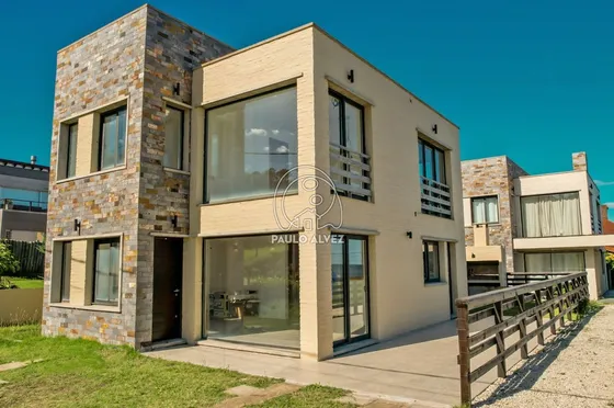 Casas Venta 3 Dormitorios Piriápolis