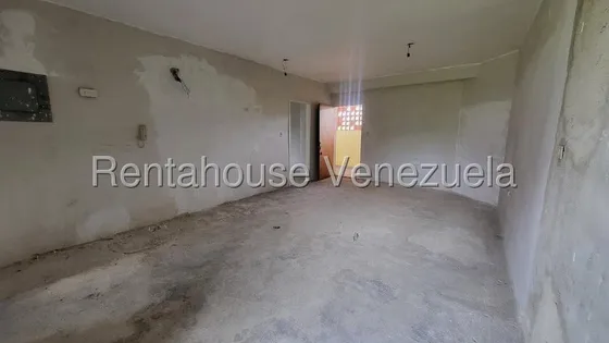 Gbf 25-8332 Los Caobos Vendo Apartamento Para Culminara Su Gusto Llame Ya.