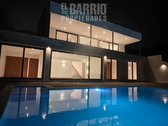 Casa En Venta De 4 Dorm. En La Reserva