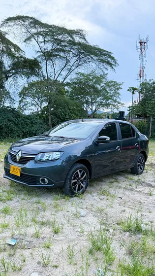 Renault Logan 1.6 Privilege / Intens