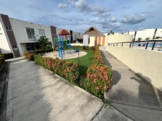 Gran Oportunidad Casa Esquinera En Conjunto En Ricaurte Cund