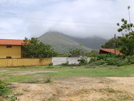 Oferton! Casa A Pasos De Playa Guacuco De 3 Habitaciones, Con Amplio Estacionamiento Y Todos Los Servicios 