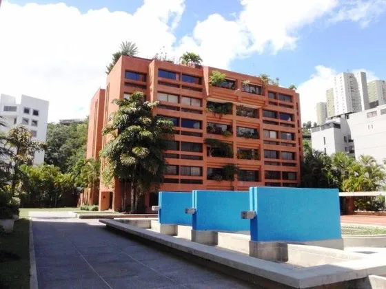 Planta Baja En Venta En Los Samanes 25-8836 Ab