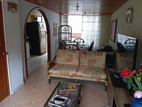 Casa, Salacomedor, Dos Habitaciones, Dos Baños, Cocina Integ