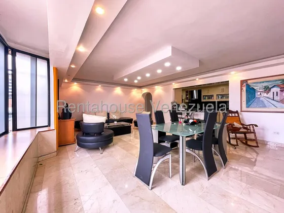 25-20706 Amplio Apartamento En Venta En El Paraíso