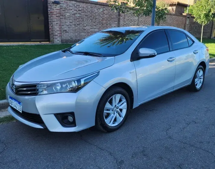 Toyota Corolla 1.8 XEi Aut 2016-2017