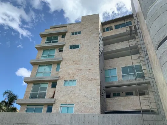 Elegante Y Remodelado Apartamento (ph)  En Venta  En Lomas Del Mirador Mls 24-14389 Ab 