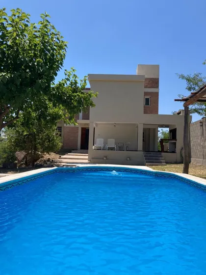 Vendo Casa 1 Dorm Y C/entrepiso Tipo Loft C/pileta - Villa Lago Azul