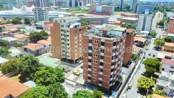 Apartamento En Venta En Barquisimeto Zona Este Cerca Del Sambi Codigo 2 6 3 2 3 3 Mildredestupendo Y Amplio Apartamento En Venta En Torre Residencial Muy Conservada De La Urbanización Del Este