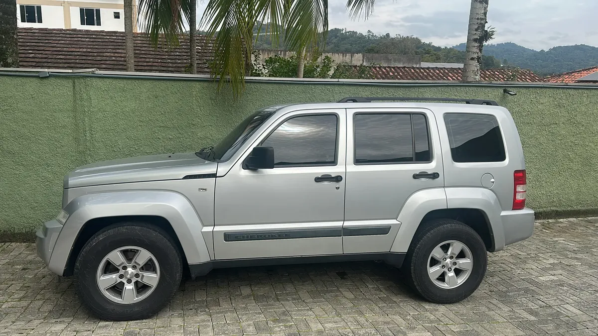 Jeep Cherokee 2008 3.7 Sport Aut. 5p — foto 8