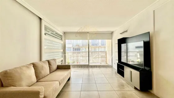 Departamento Venta De 2 Dormitorios - San Isidro, Santiago