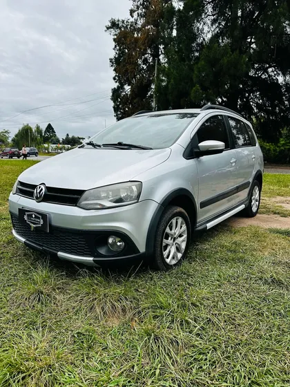 Volkswagen Suran Cross 1.6 Highline 101cv