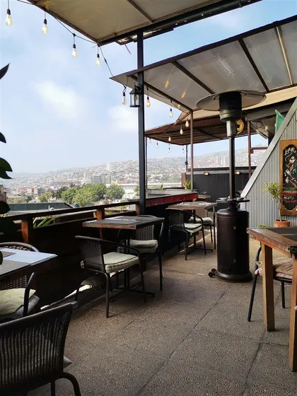 Venta De Casona Hostal/restaurant En C°alegre Valparaíso