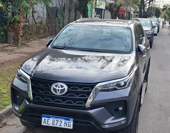 Toyota Hilux Sw4 2.8 Sr 204 Cv Tdi 6 At