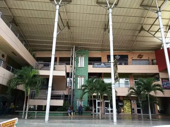 Local Comercial En Venta, Cc Brisas Del Valle, San Diego | 100% Operativo | Totalmente Equipado. Pll-431