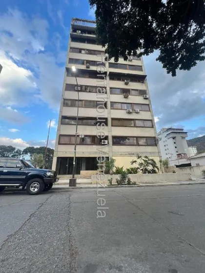 Excelente Oportunidad En La Urb. La Paz! Haz De Este Apartamento Tu Nuevo Hogar