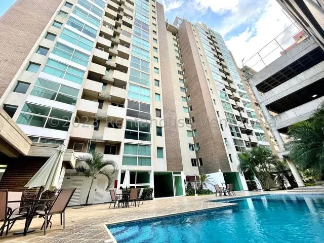 Moderno Apartamento En Venta Amoblado, Urb. Base Aragua, Maracay, Planta Electrica Y Pozo, 25-15595 Mv