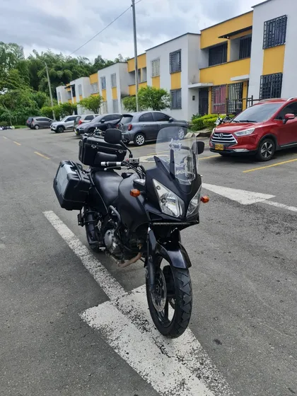Hermosa Vstrom 650 Modelo 2014