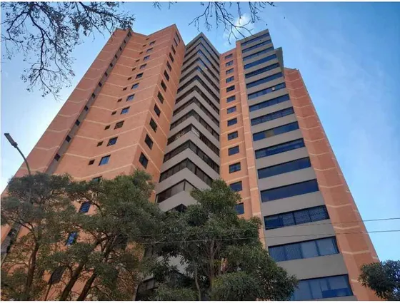 Apartamento En Venta Luxor Laschimeneas Gr