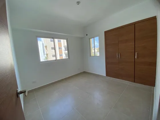 Amplios Aptos Con Terminación De Primera, Hermosas Áreas Verdes Y Casa Club