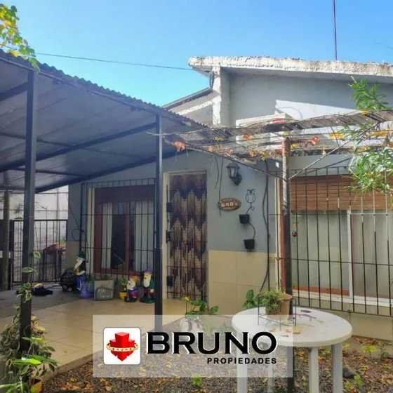 Casa En Venta En Agustin Ferrari