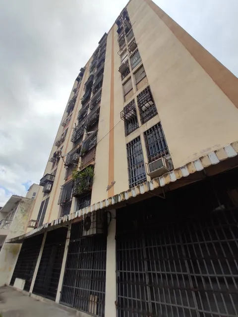 Se Alquila Apartamento Ubicado En El Edificio Seis, Calle 5 De Julio 007jsc