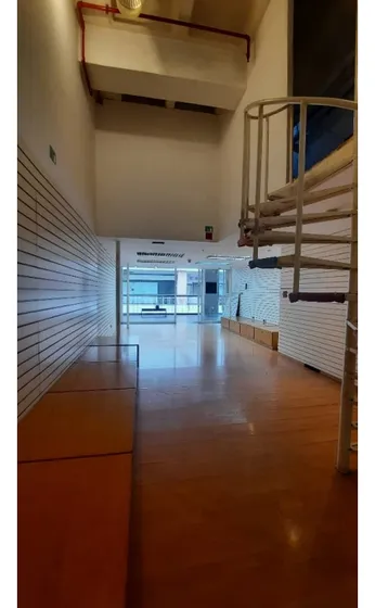 Vendo/alquilo Local 45+30m2 Prados Del Este 3894