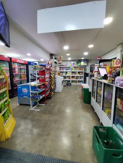 Vende Minimarket Y Licorería Con Patente + Depto. En Linares