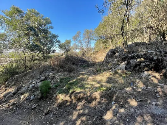 Terreno En Venta Ubicado En Agua De Oro! A 3 Cuadras Del Centro! Escritura Y Servicios!!
