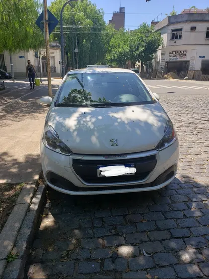 Peugeot 208 1.6 Active